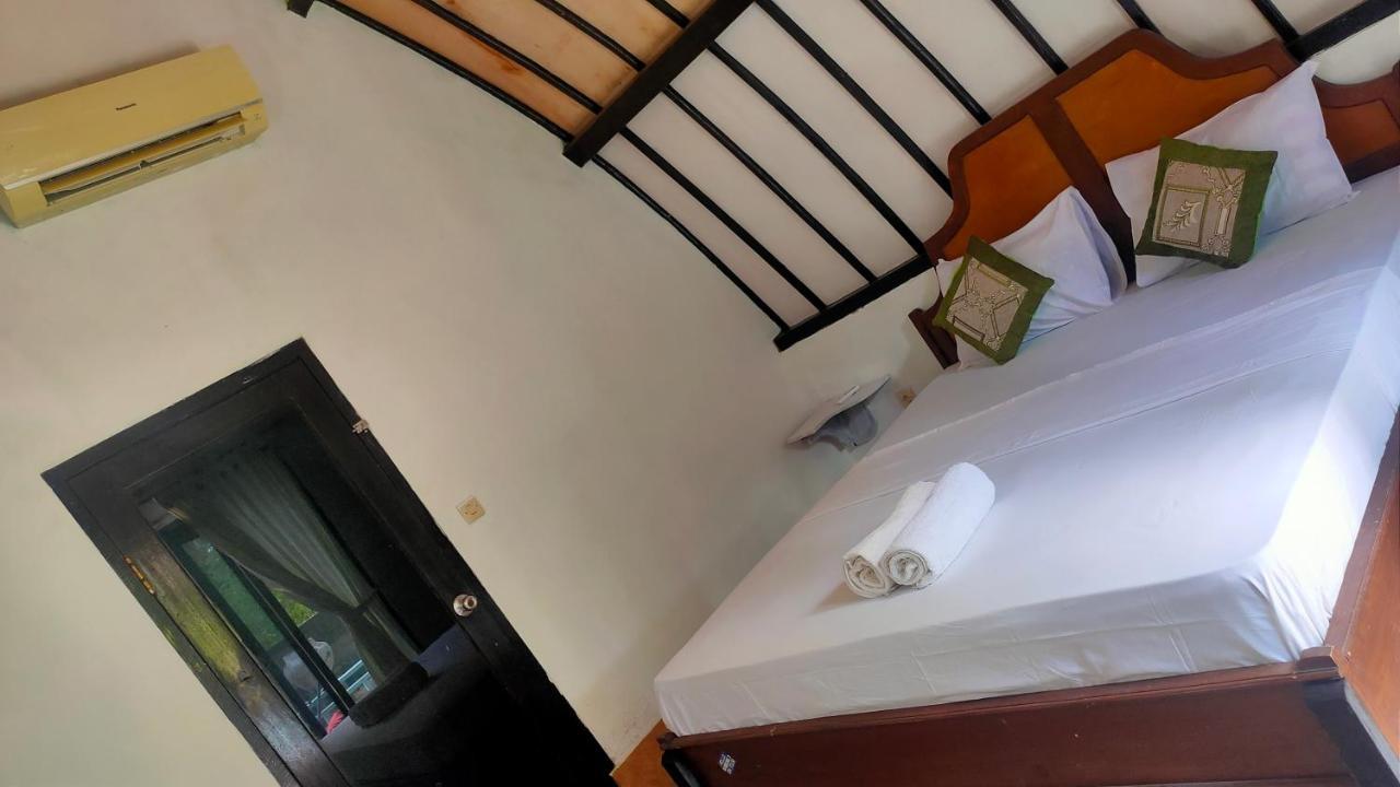 Meno Lodge Гили Мено Екстериор снимка